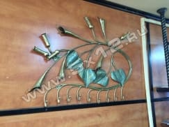 кованая вешалка с зелёной патиной